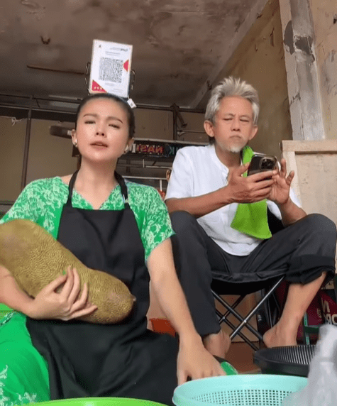 Karina Ranau mengungkapkan bahwa perjalanan ke Garut terlalu jauh dan berisiko merepotkan banyak orang.