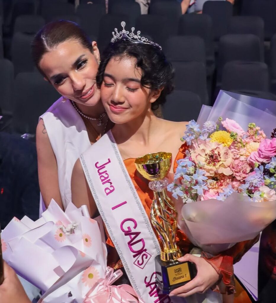 Kemenangan Leticia disambut haru oleh sang ibu, Sheila Marcia. Melalui unggahan di media sosial, Sheila menuliskan pesan menyentuh penuh rasa syukur.