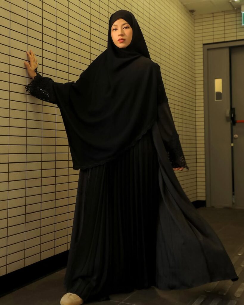 Sebagian warganet menilai pernyataan itu sebagai tanda ia siap membuka hati untuk kehidupan baru, baik dalam karier maupun asmara.