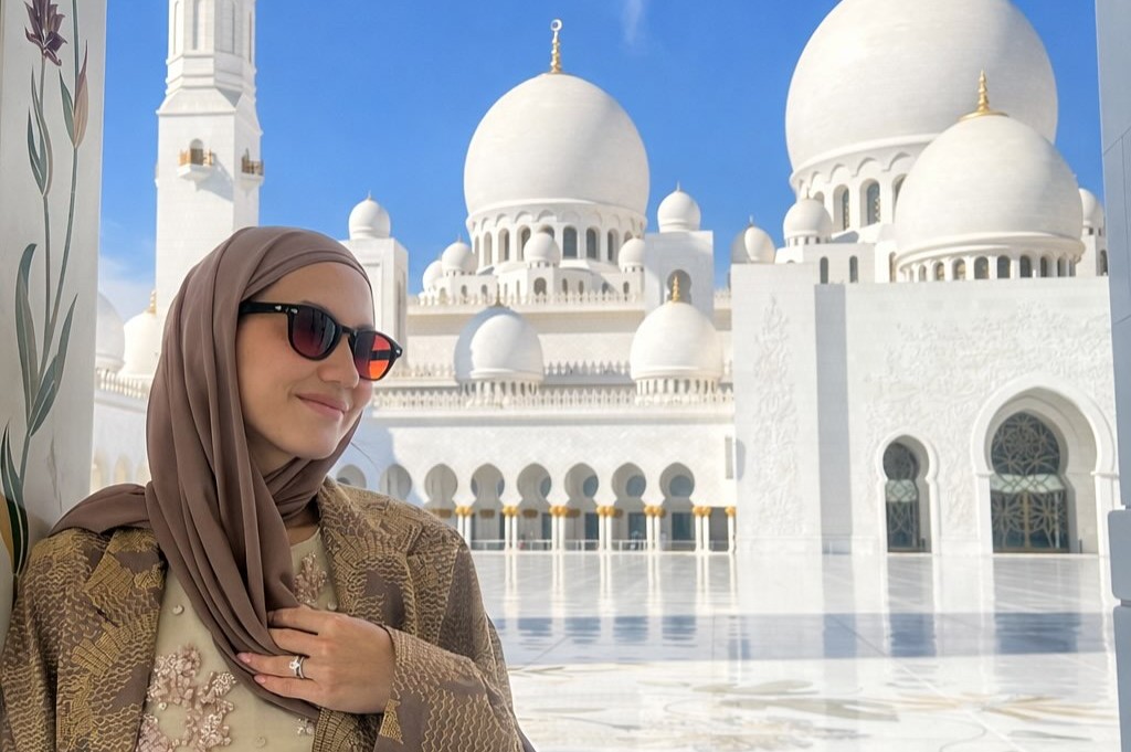 Pevita Pearce tampil adem