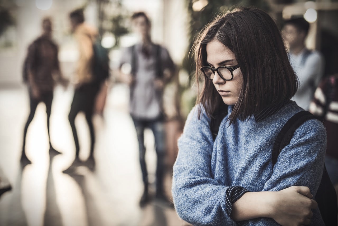 Ilustrasi kecemasan sosial atau social anxiety disorder