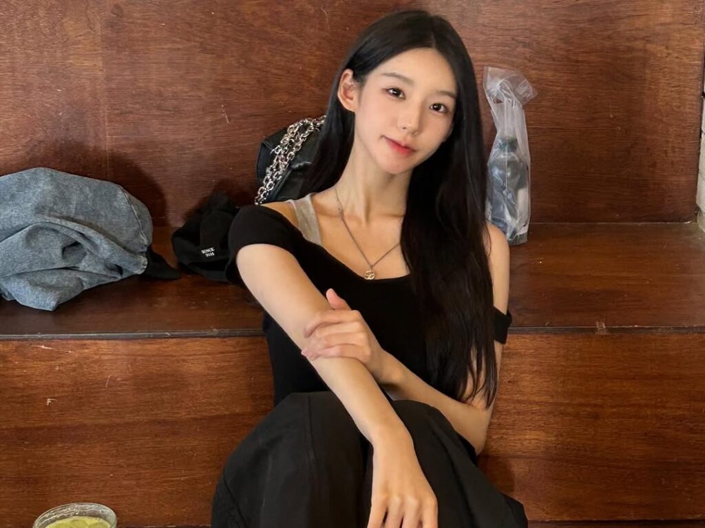 Soodam bergabung dengan SECRET NUMBER sejak debut grup pada Mei 2020. 