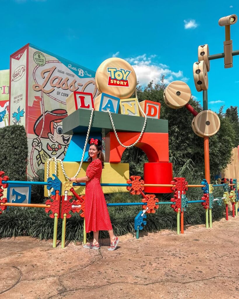 Meski memiliki latar belakang sebagai aktris populer, Tyara Renata kini lebih dikenal sebagai sosok yang rendah hati dan mendukung penuh karier suaminya.