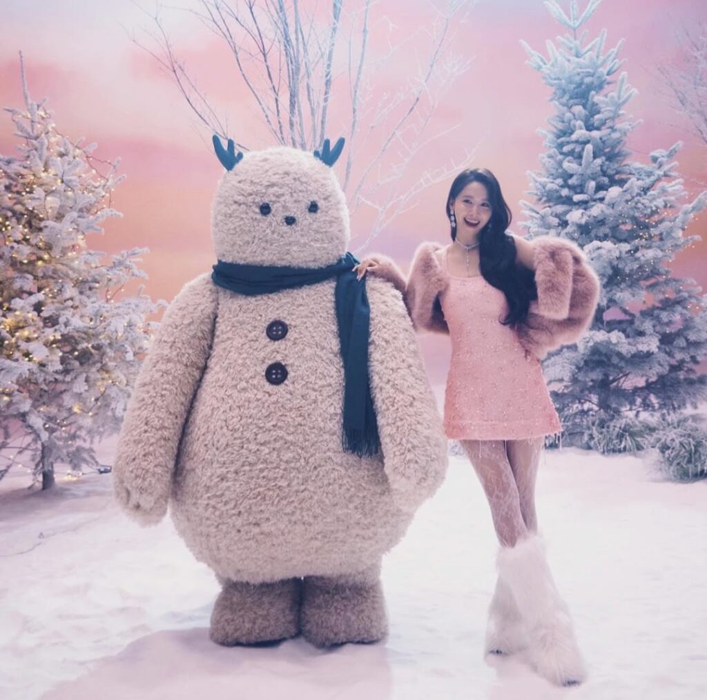 SM Entertainment mengungkap bahwa Yoona terlibat langsung dalam proses penulisan lagu Wish to Wish.