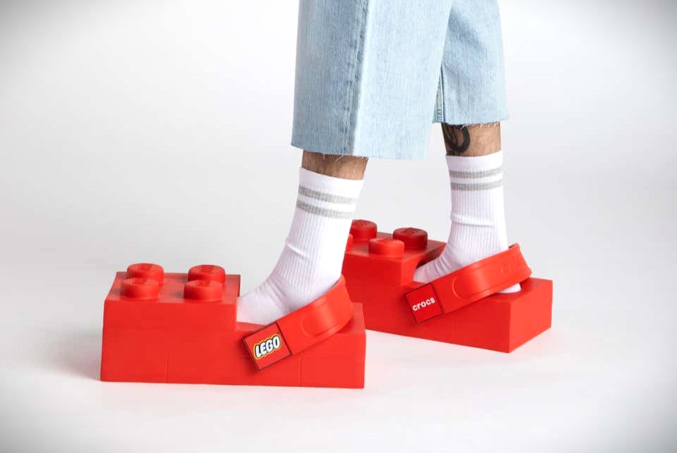 Lego Brick Clogs, kolaborasi Crocs dan Lego