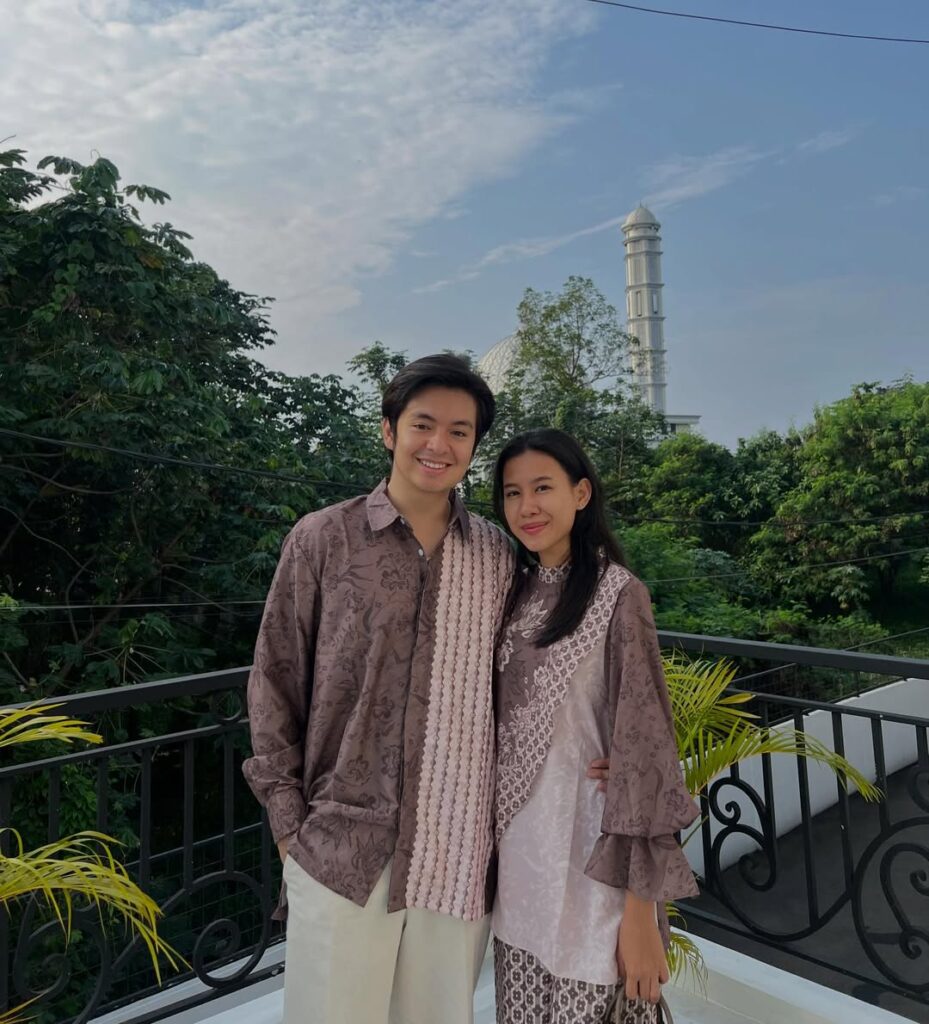 Angga juga menuturkan bahwa kehidupan pernikahan menghadirkan kebiasaan baru yang sebelumnya tidak ia bayangkan.