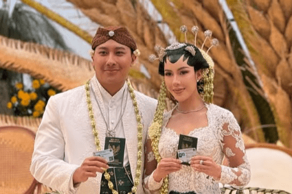 Pernikahan Darma Mangkuluhur dan Patricia Schuldtz yang klasik nan mewah