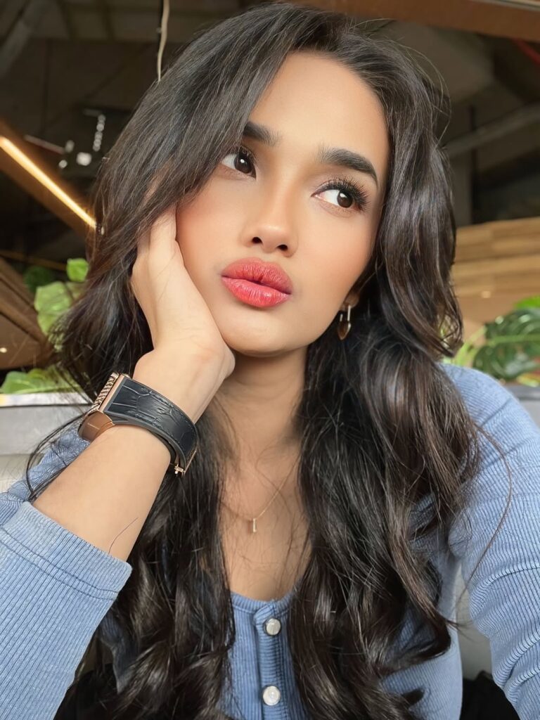 Setelah melalui dua kali perceraian, Faby Marcelia memilih untuk lebih banyak mencurahkan perhatian kepada anak-anaknya.