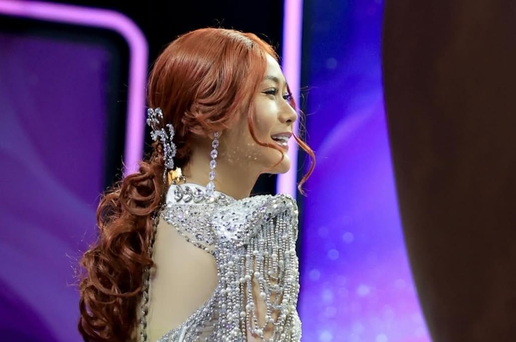 Inul Daratista dilarikan ke rumah sakit