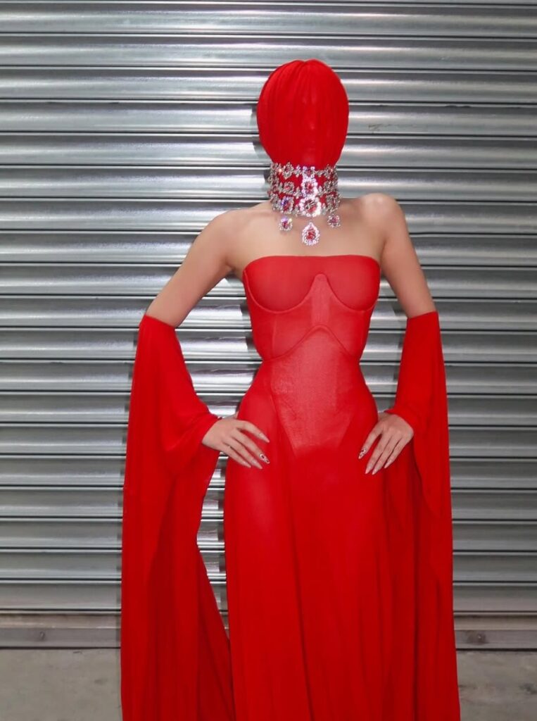 Penampilan Jennie di Golden Disc Awards 2026 langsung menjadi trending di berbagai platform media sosial. 