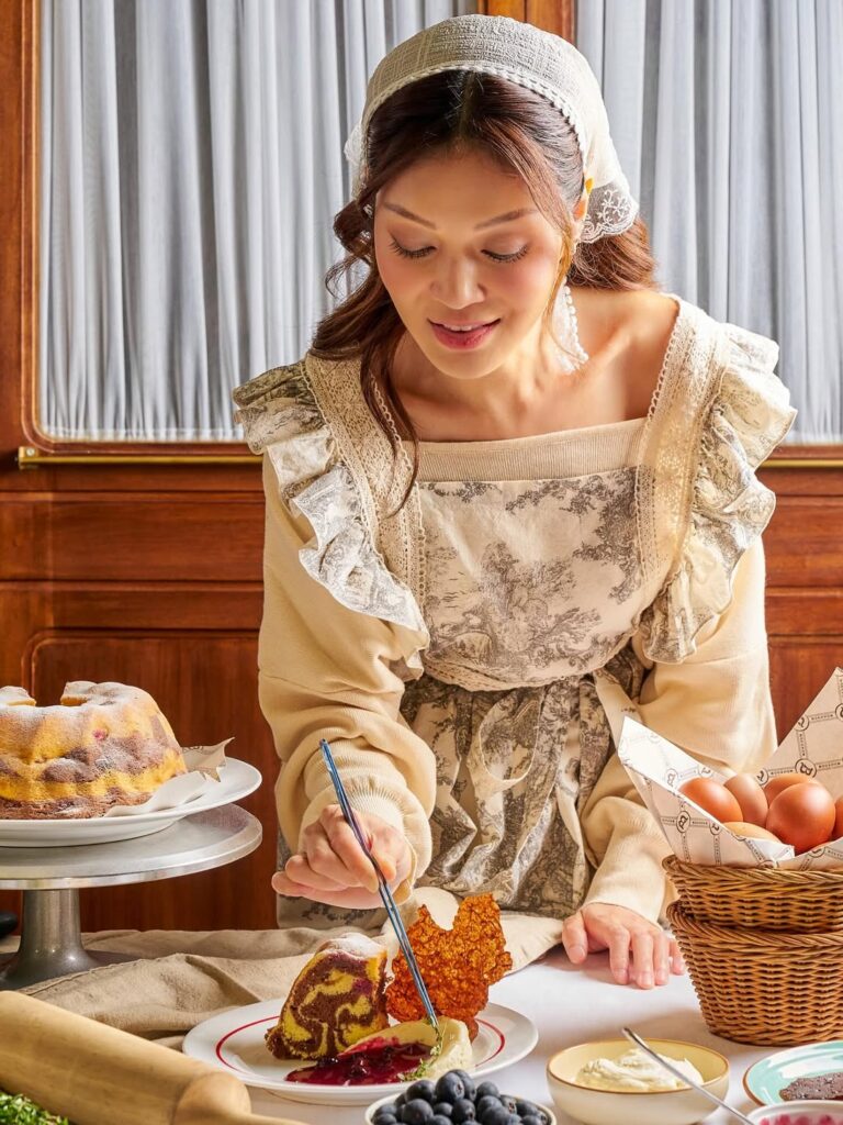 Chef cantik ini dikenal luas dengan julukan Queen of Cake berkat karya ikoniknya yang berhasil mencuri perhatian publik.