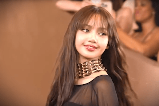 Lisa BLACKPINK di red carpet golden globes 2026