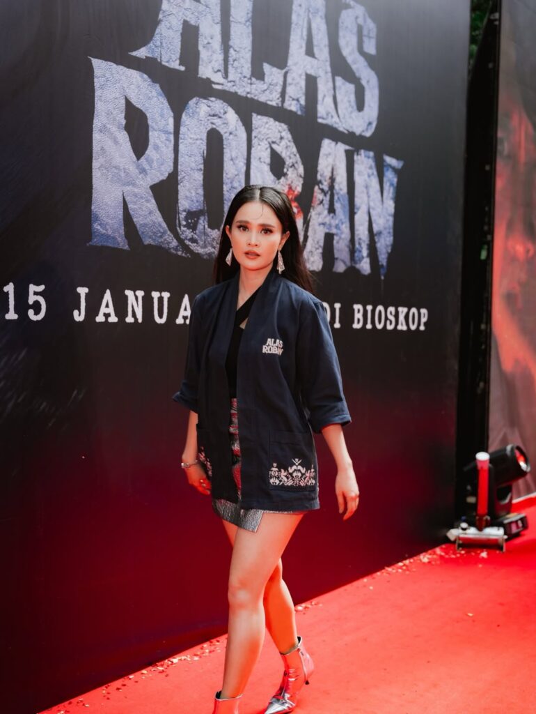 Dalam Alas Roban, Michelle memerankan karakter seorang ibu. Ia mengaku peran tersebut sangat menyentuh hatinya karena didedikasikan untuk sang bunda.