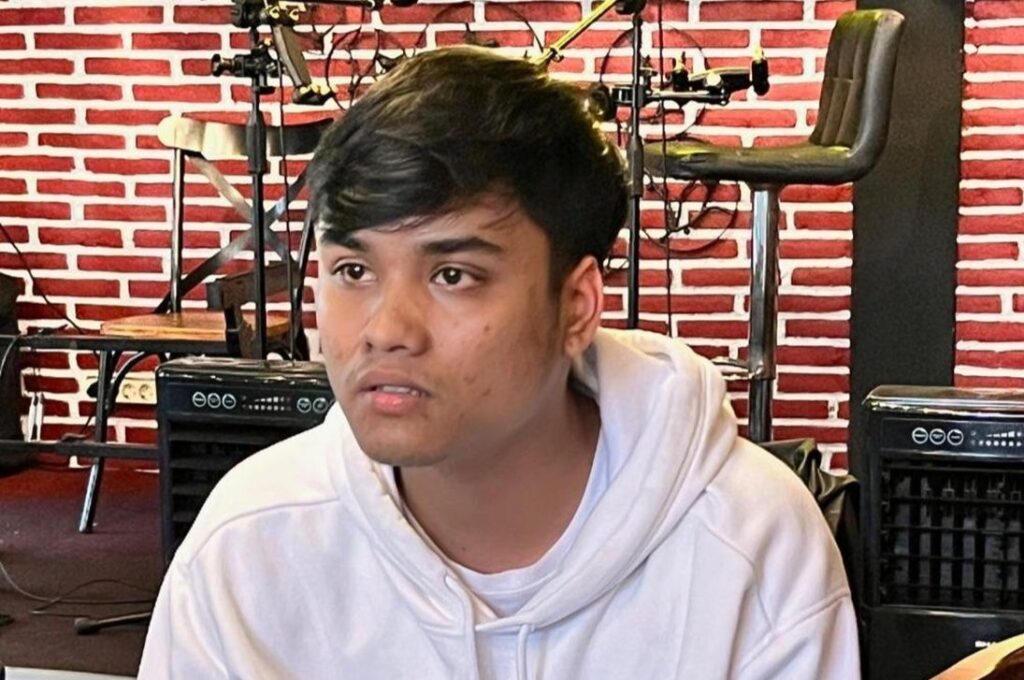 Ressa mengungkap bahwa kehidupannya bergantung pada sang nenek, Emilia Contessa, yang disebut menanggung kebutuhan hidupnya sejak kecil hingga remaja.