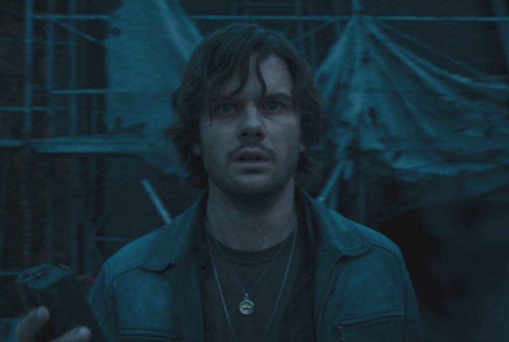 Return to Silent Hill mengisahkan perjalanan James, seorang pria yang hidupnya seolah berhenti sejak kehilangan cinta sejatinya, Mary.