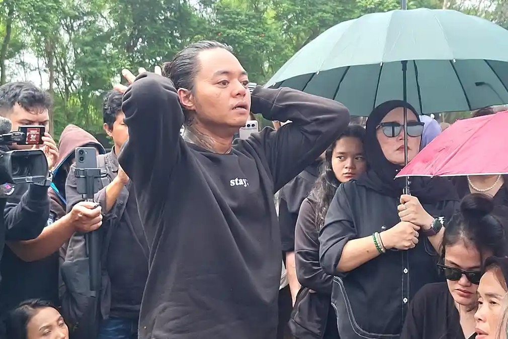 Reza Arap di pemakaman Lula Lahfah