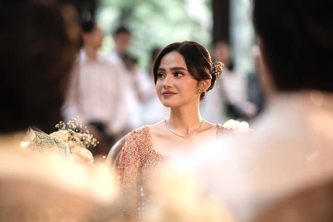 Detail makeup yang dipakai Syifa Hadju saat lamaran