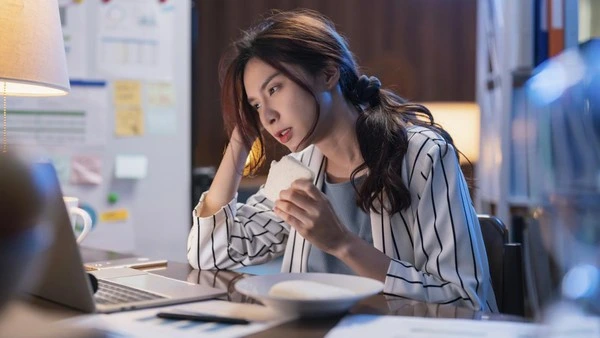 Ilustrasi pekerja overwork