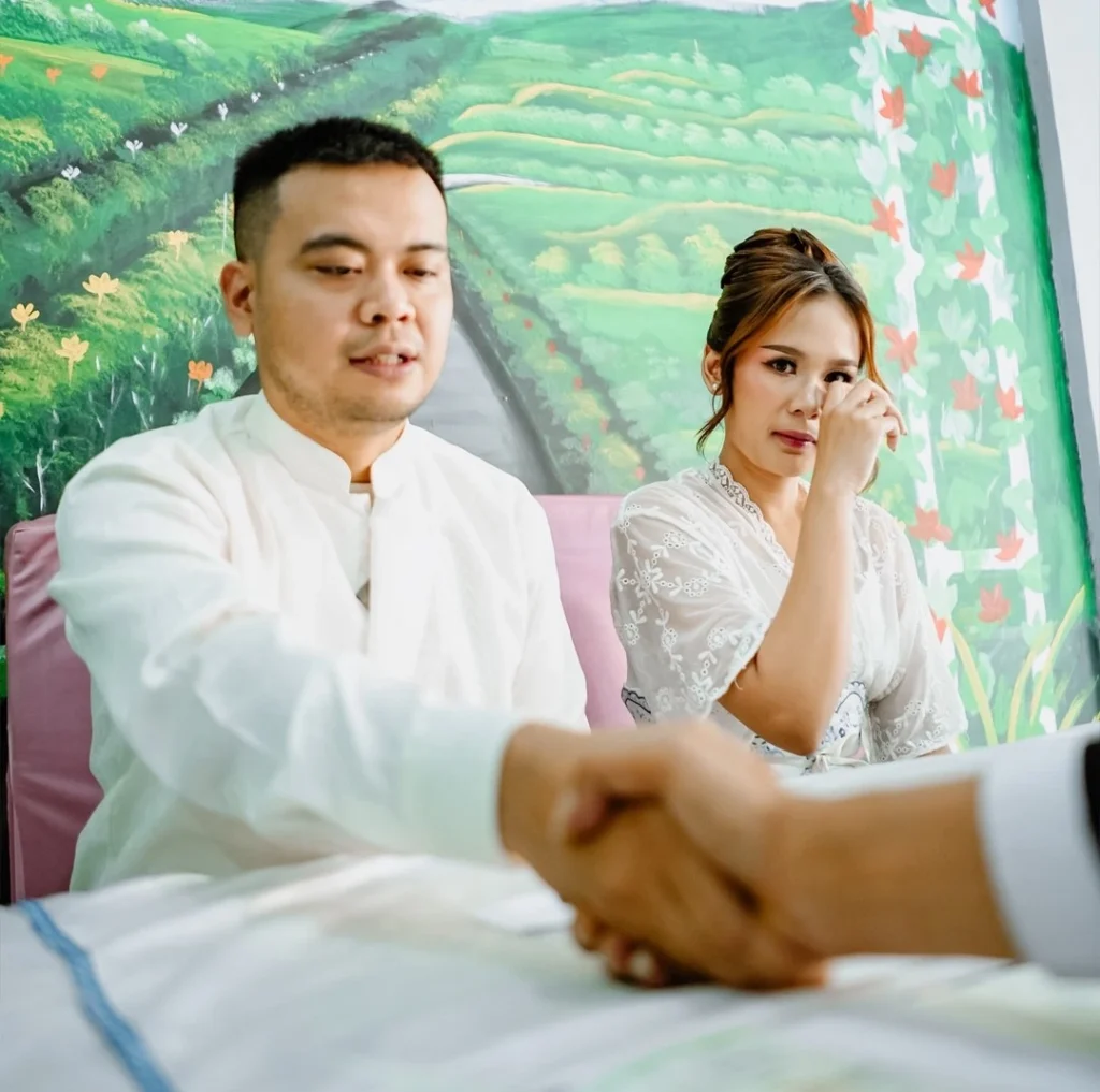 Pernikahan dengan Santi Febrianti bukanlah yang pertama bagi Reza. Sebelumnya, ia pernah menikah dengan Fabiola Elizabeth Agnes.