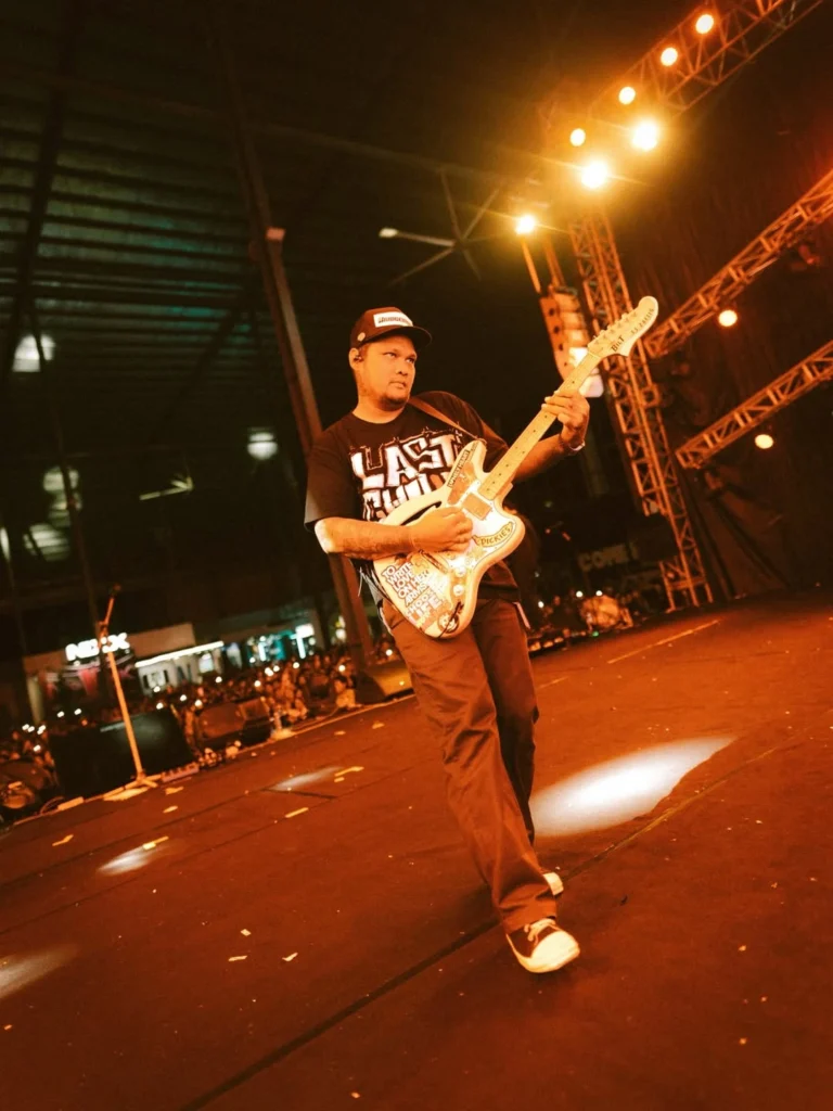 Sebelumnya, undangan pernikahan Virgoun dan Lindi sempat beredar di media sosial setelah diunggah oleh akun gosip.