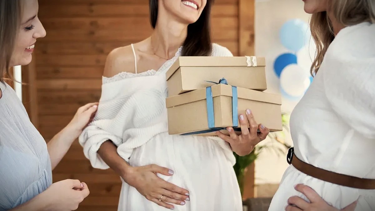 Ilustrasi push gift, tren masa kini untuk menghormati ibu melahirkan