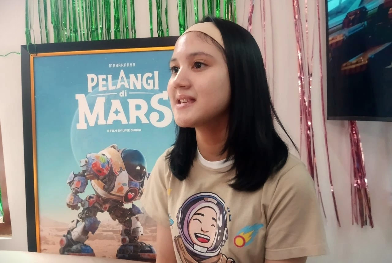 Messi Gusti berperan sebagai Pelangi di Film Pelangi di Mars