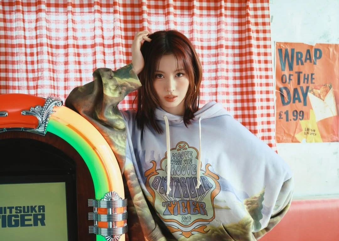 MOMO kolaborasi dengan Onitsuka Tiger