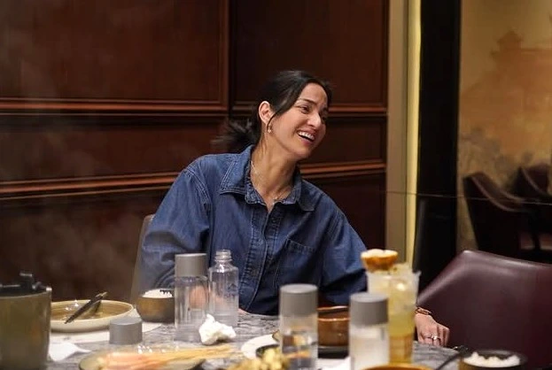 Nia Ramadhani tampil effortless dengan kalung 2 jutaan